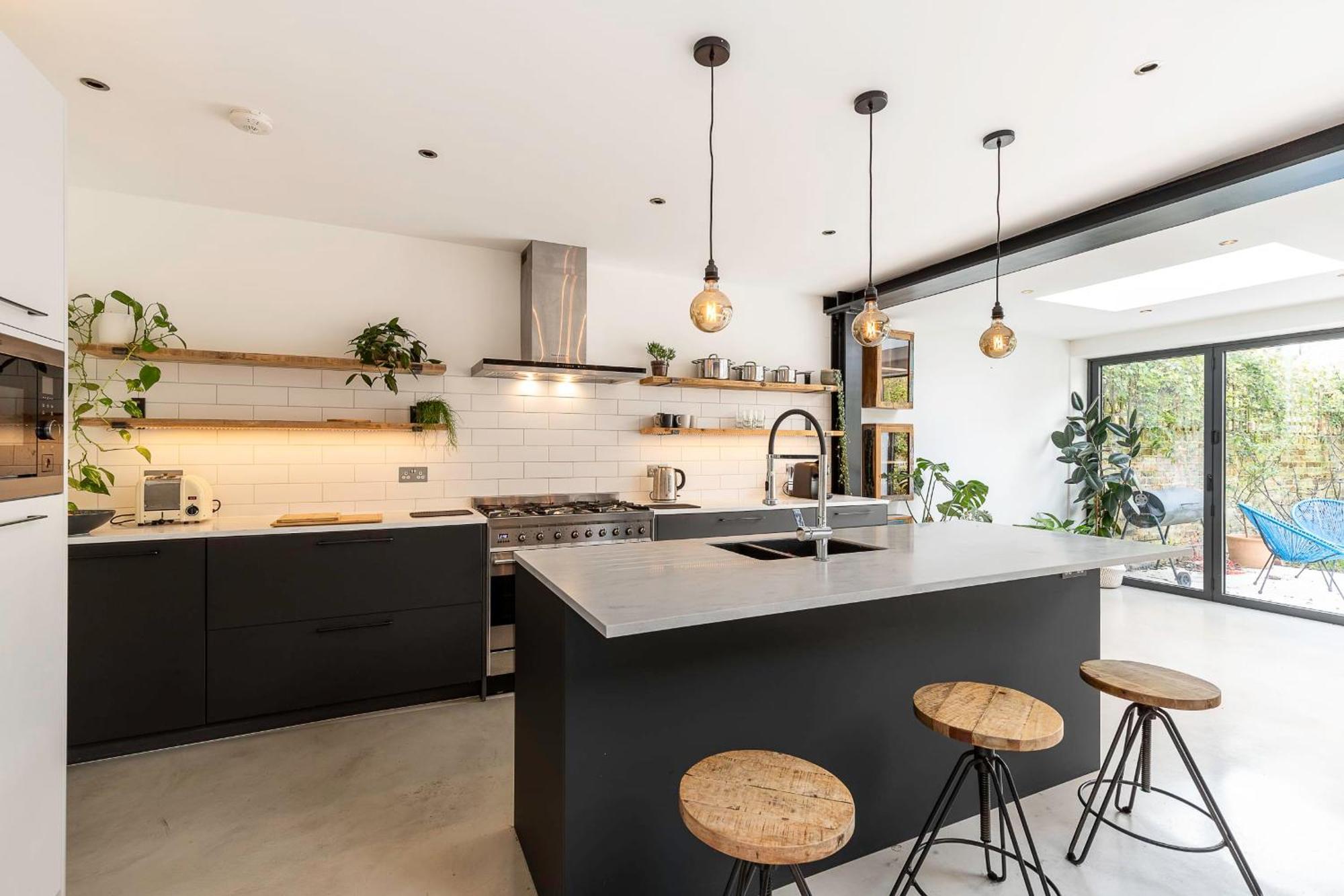Spacious And Charming Brixton Appartamento