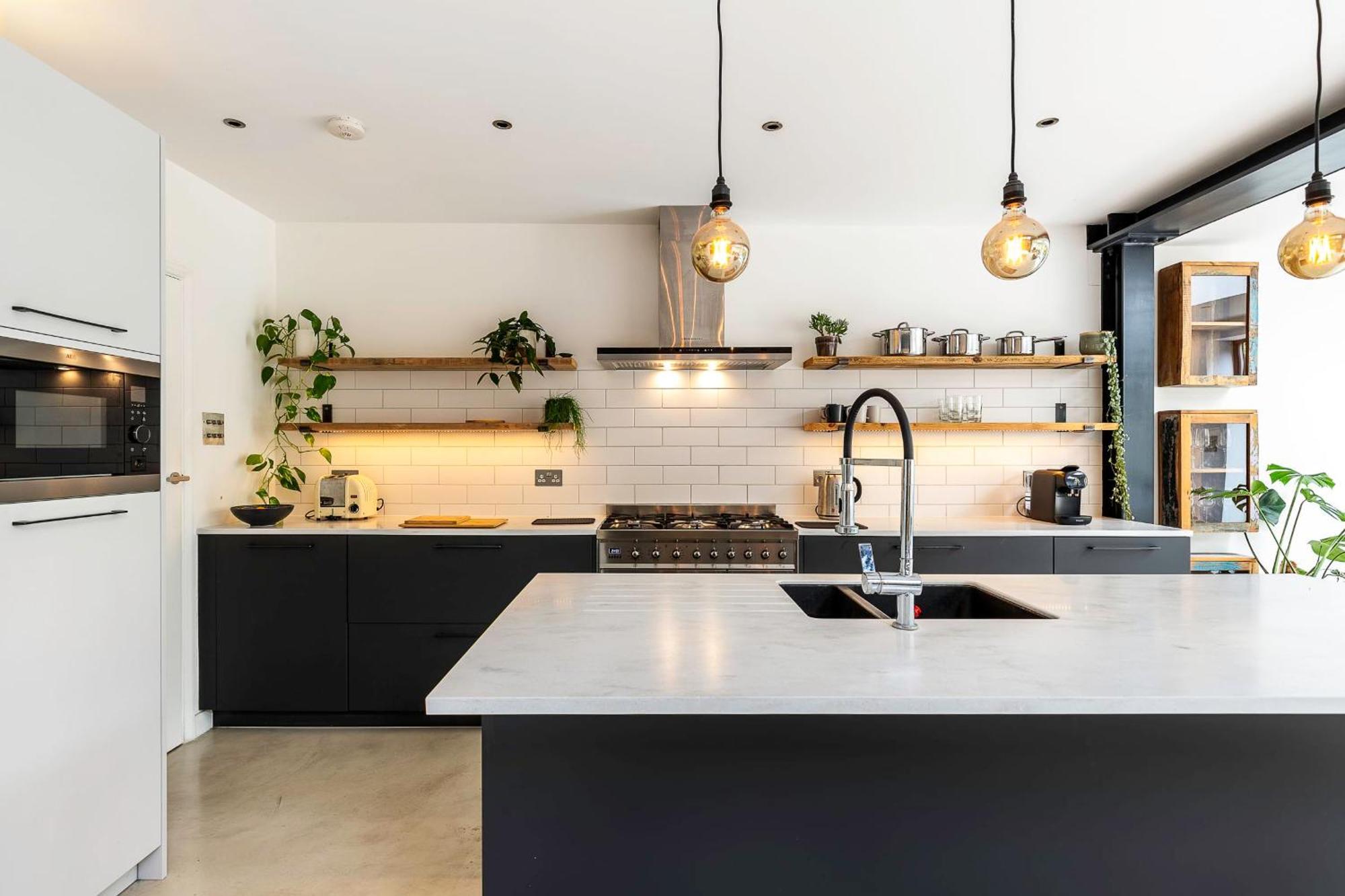 Spacious And Charming Brixton Appartamento