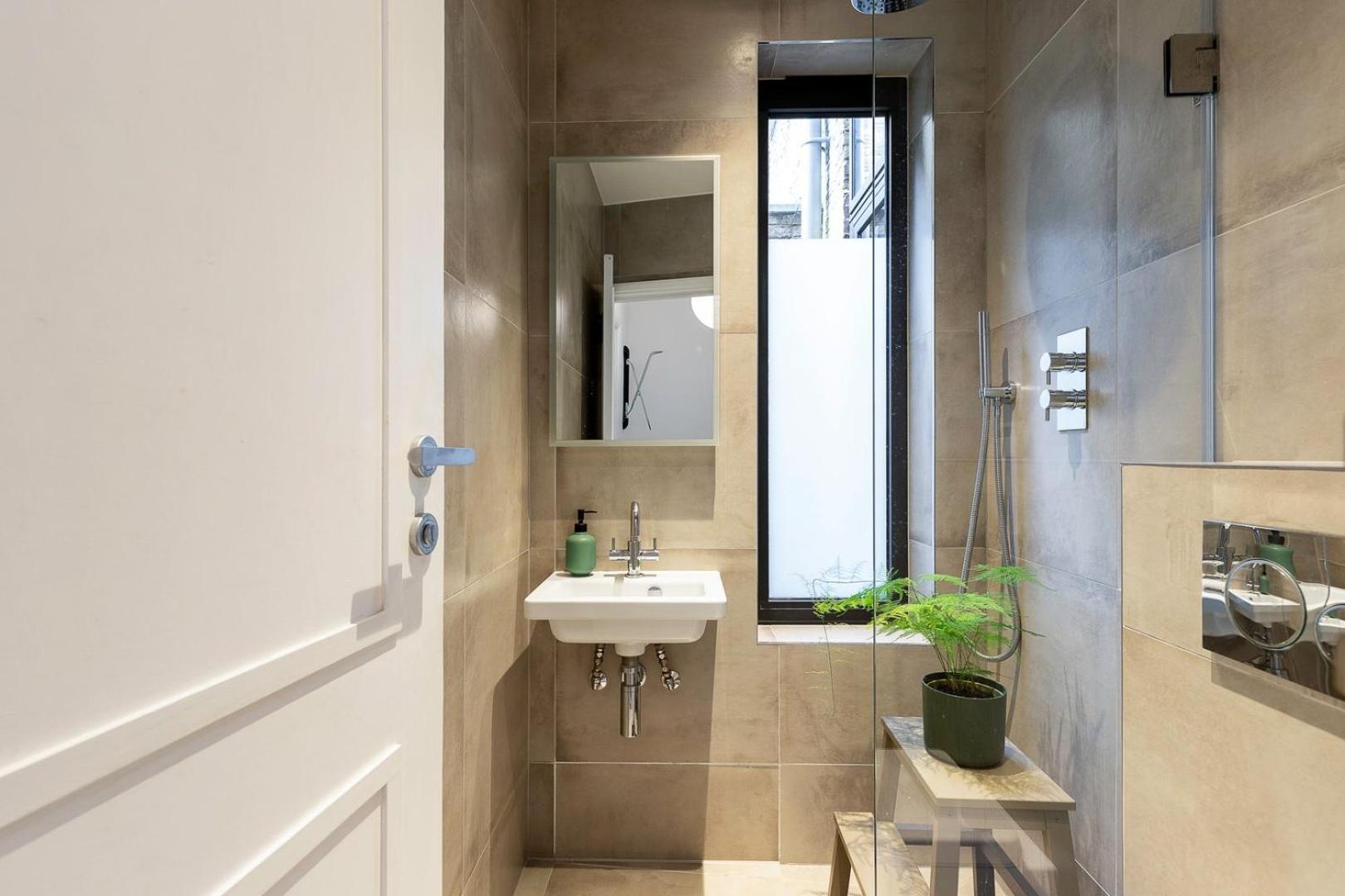 Spacious And Charming Brixton Londra